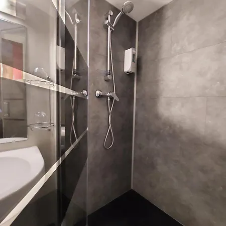Отель Des Goubelins 3*